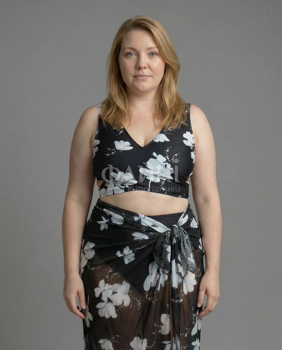 Чорний купальник-трійка з квітковим принтом