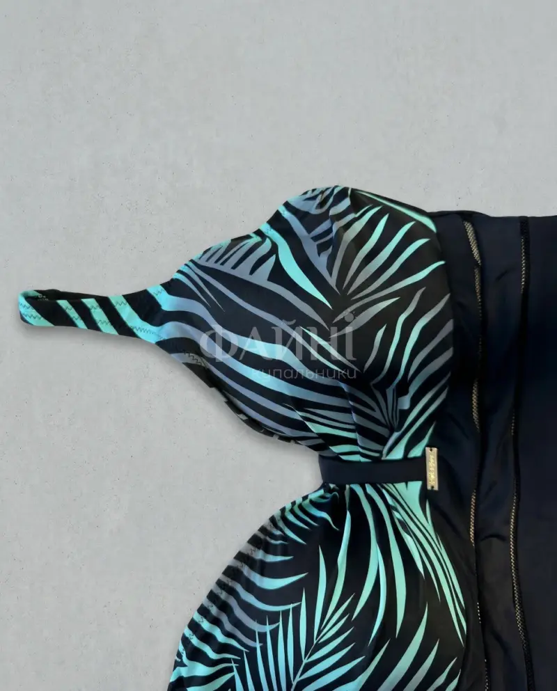 Чорний купальник із зебровим принтом
