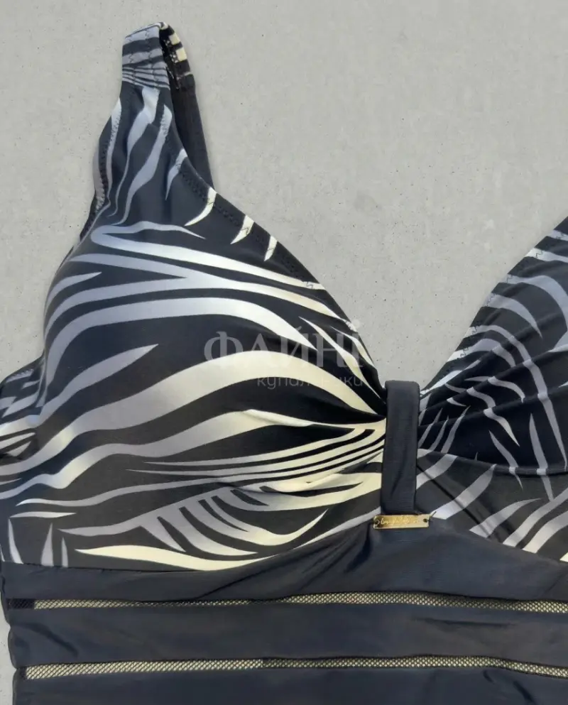 Чорно-білий купальник із принтом зебри