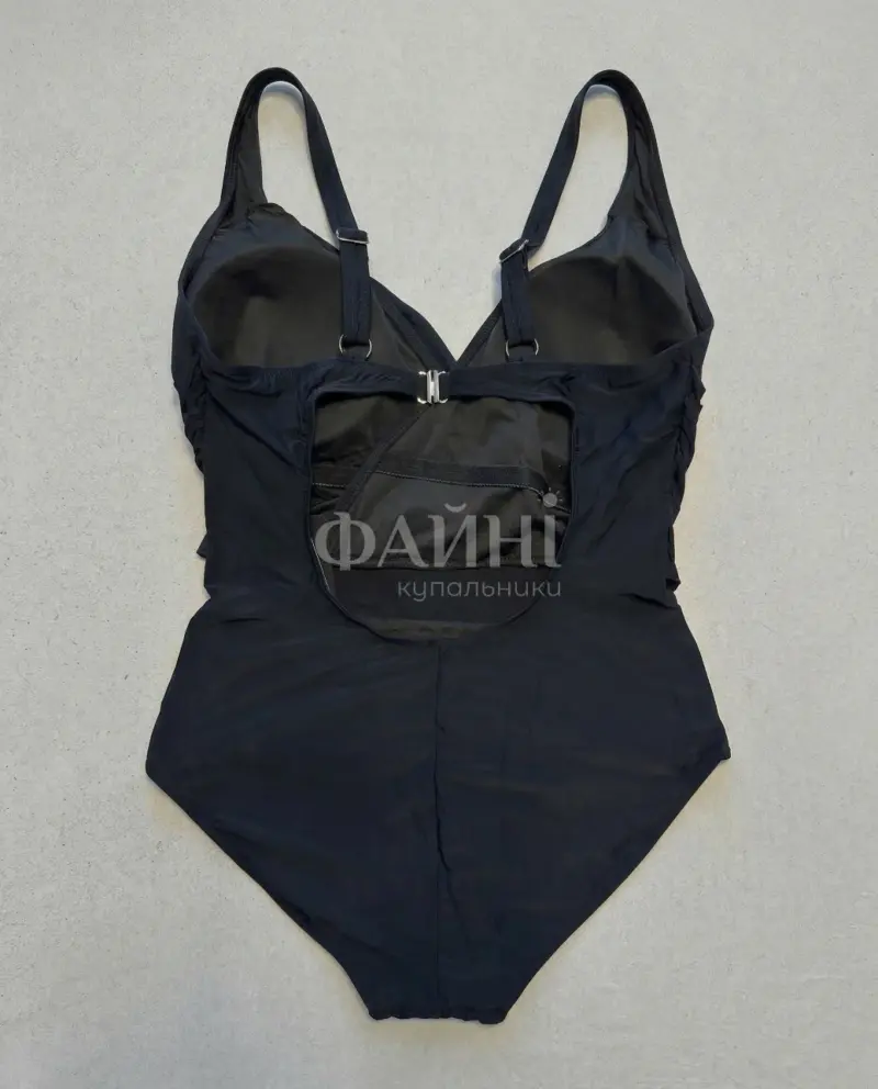 Чорний суцільний купальник з драпіруванням