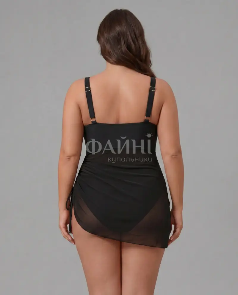 Kupalniki_com_ua_429 13 10 Жінка в чорному купальнику з накидкою